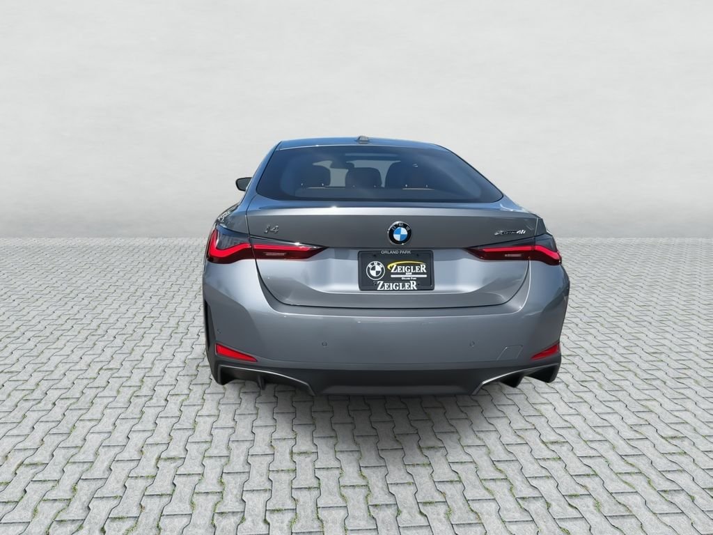 New 2026 Skyscraper Grey Metallic BMW xDrive40 image 7