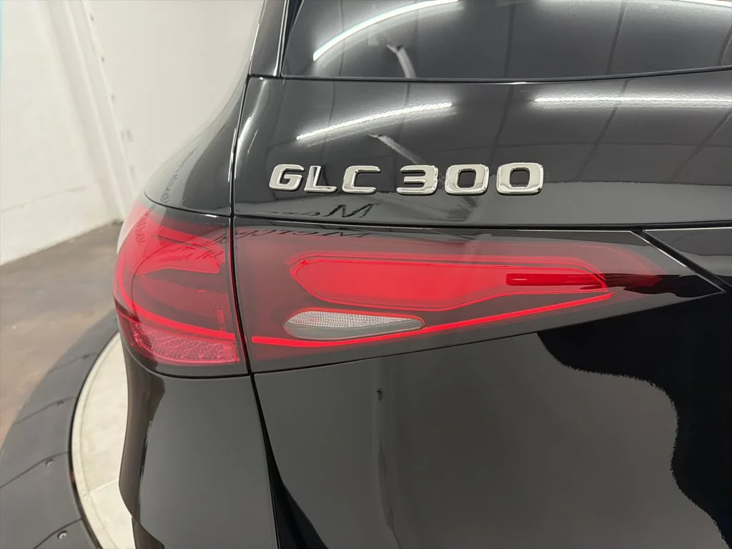 Used 2026 Black Mercedes-Benz GLC 300 image 11