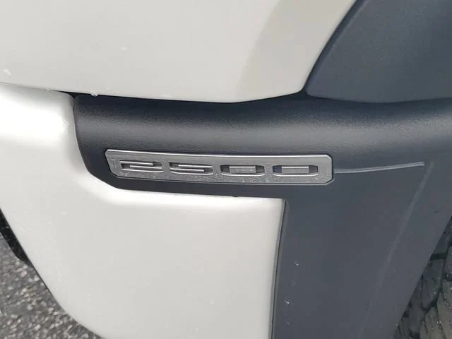 Used 2024 White Frost Tricoat GMC Denali image 28