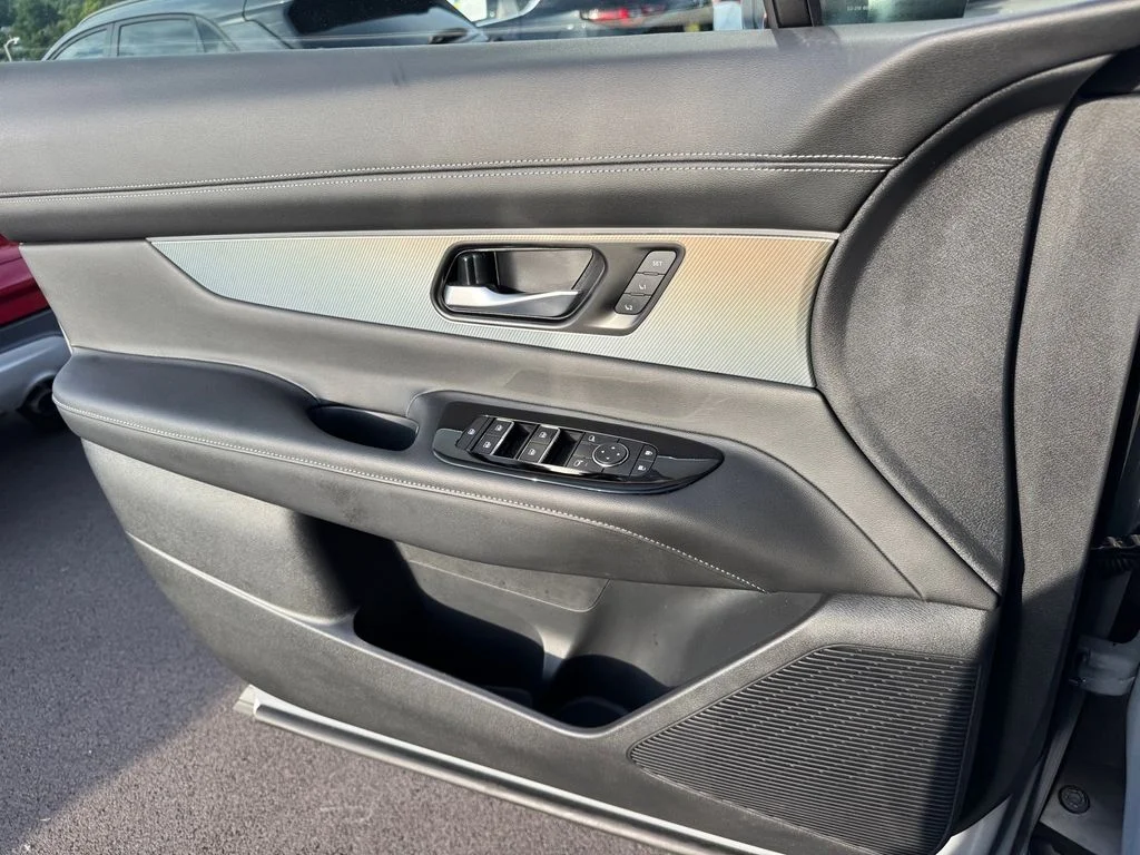 Used 2025 Gray Nissan SL image 22