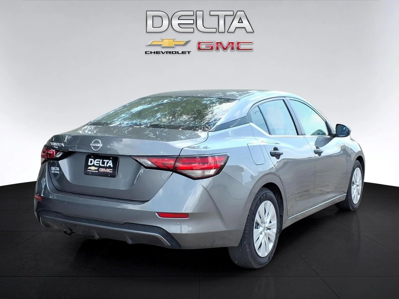 Used 2024  Nissan S image 5