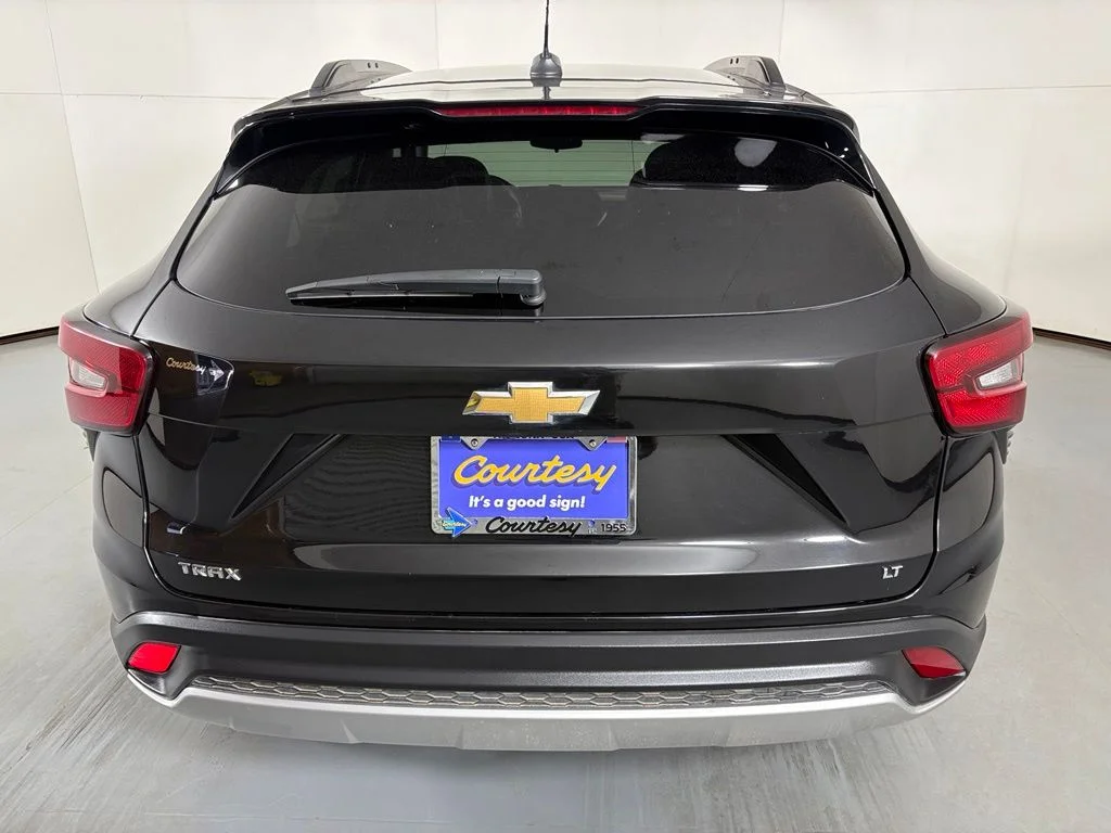 Used 2025 Black Chevrolet LT image 7