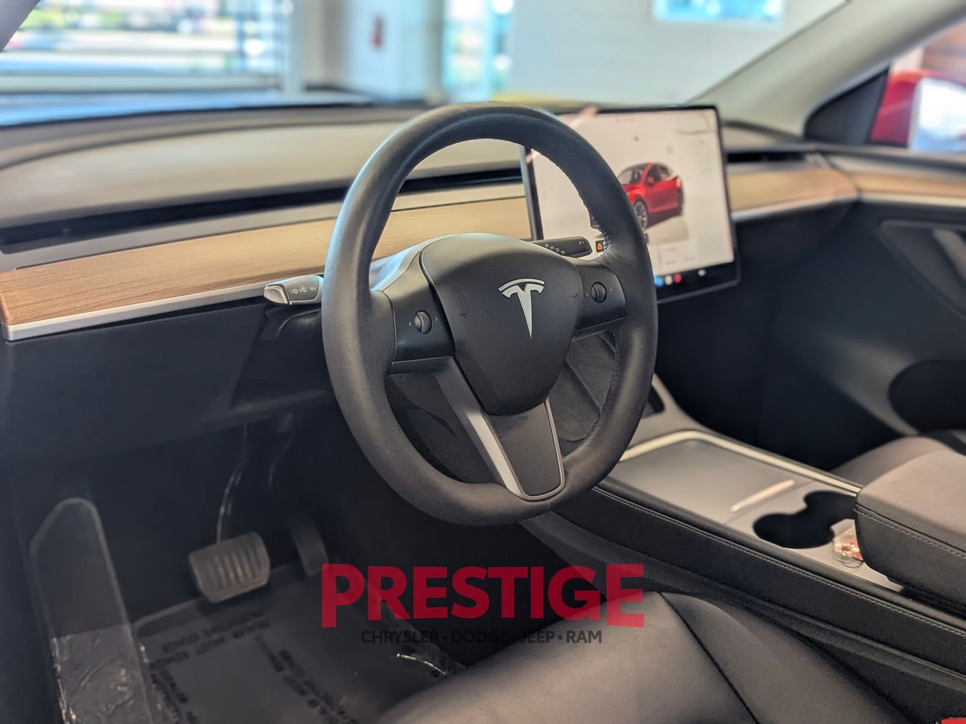 Used 2023 Red Tesla Long Range image 15