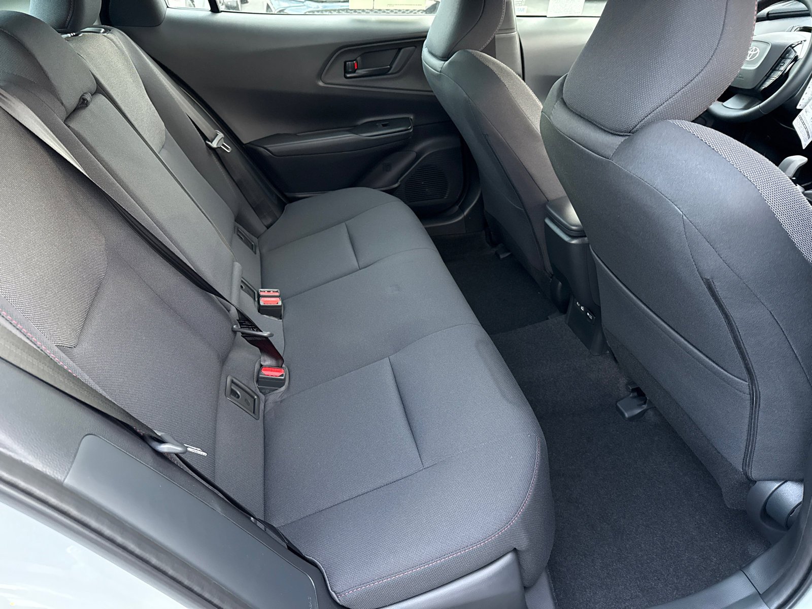 New 2026 Wind Chill Pearl <sup>1</sup> Toyota  SE image 18