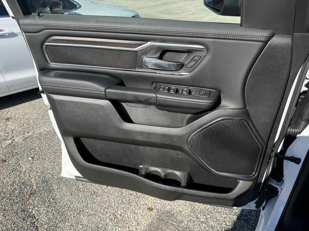 2026 RAM 1500 Laramie - Photo 17