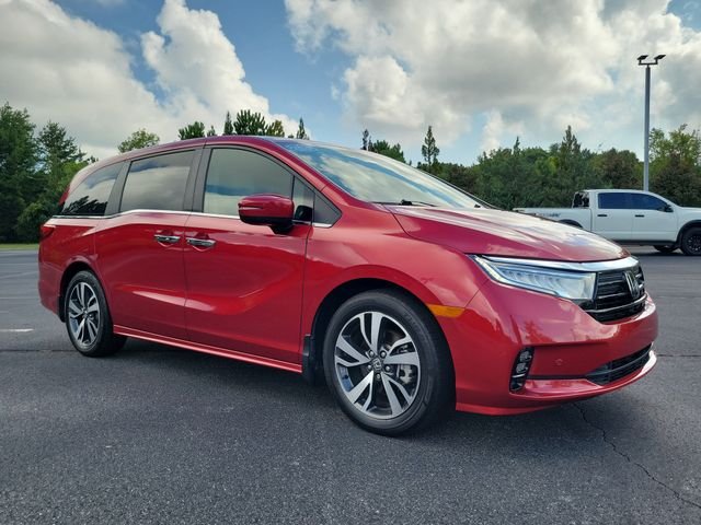 Certified Used 2024 Radiant Red Metallic II Honda Touring image 3