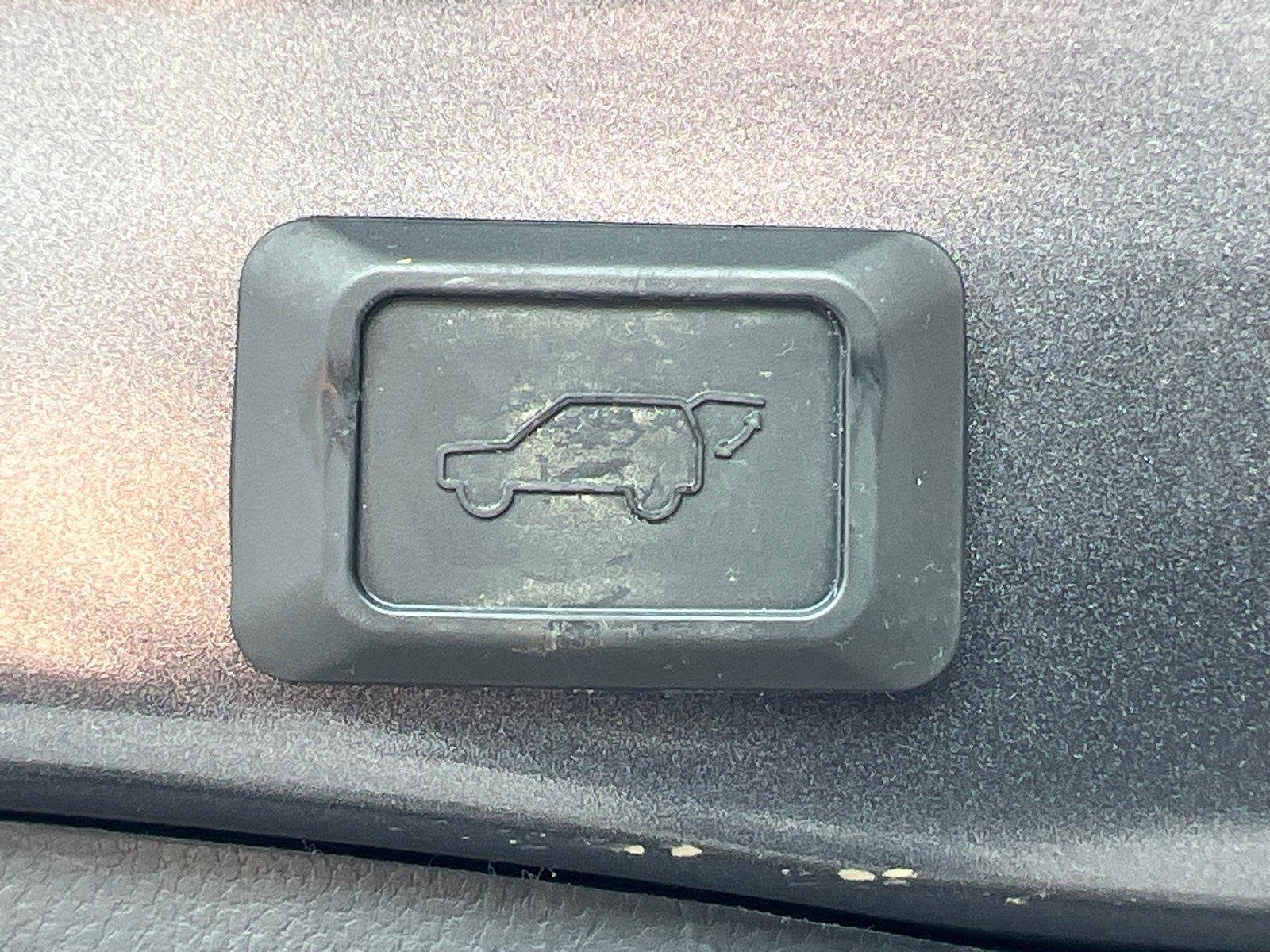 Used 2020 Magnetic Gray Metallic Toyota XLE image 19