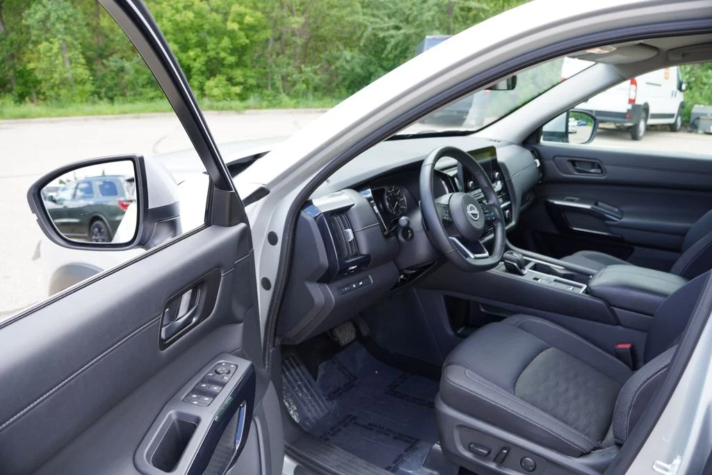 Used 2025 Brilliant Silver Metallic Nissan SV image 14