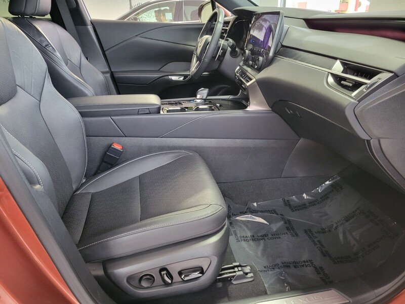 2024 Lexus RX 350 - Photo 17