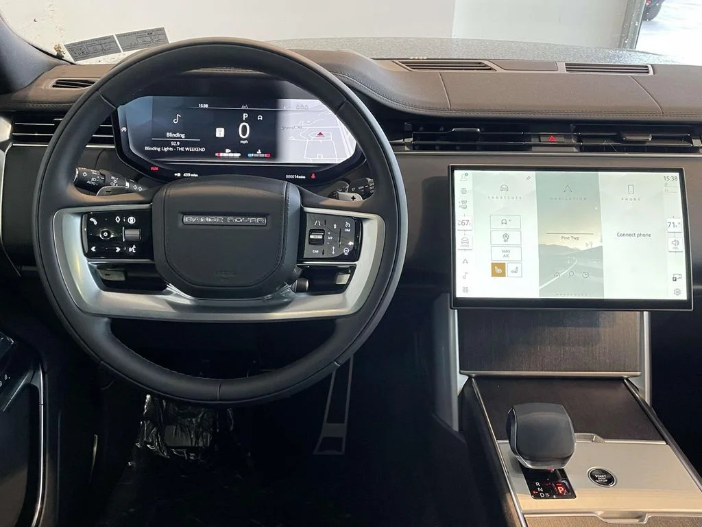 New 2026 Carpathian Grey Land Rover SE image 25