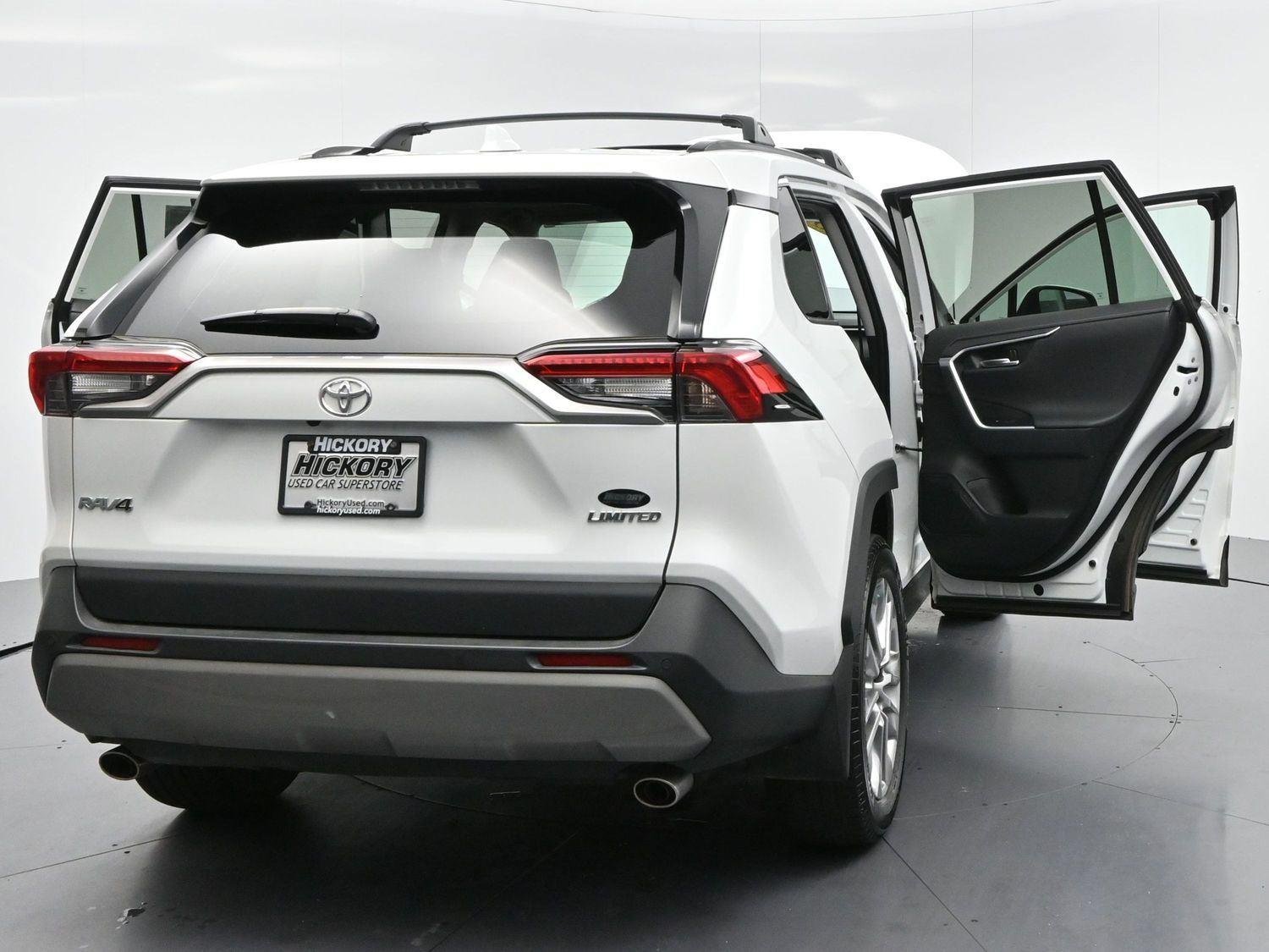 Used 2025 Wind Chill Pearl Toyota Limited image 43