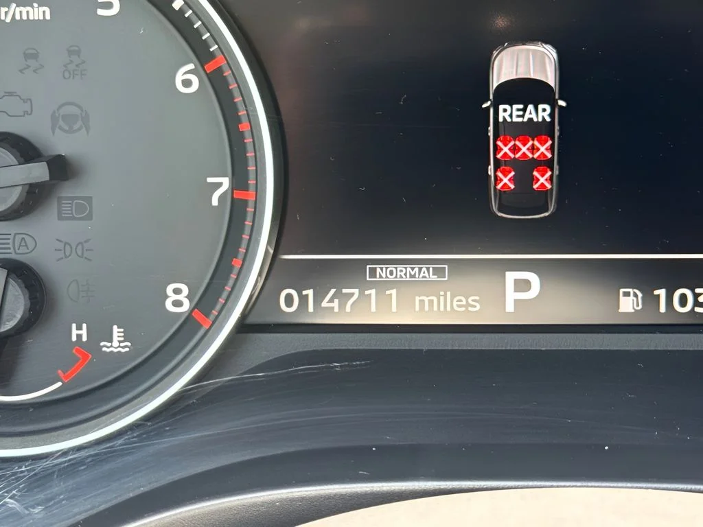Used 2025 Red Mitsubishi ES image 21