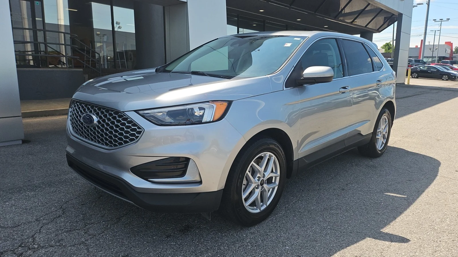 Used 2024 Silver Ford 2024 FORD EDGE SEL 4DR SUV 112.2 WB AWD image 8
