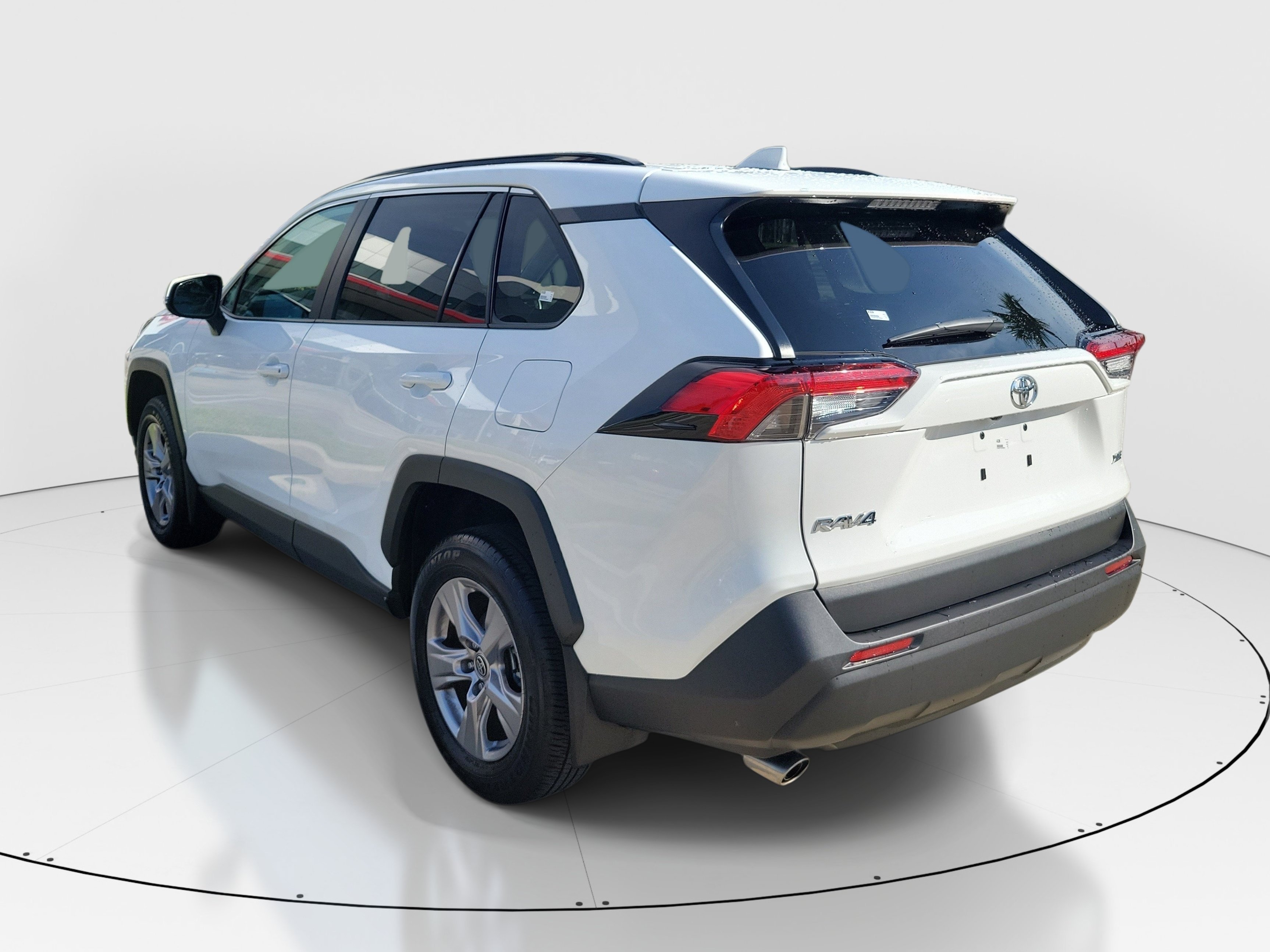 Certified Used 2025 Ice Toyota XLE image 5