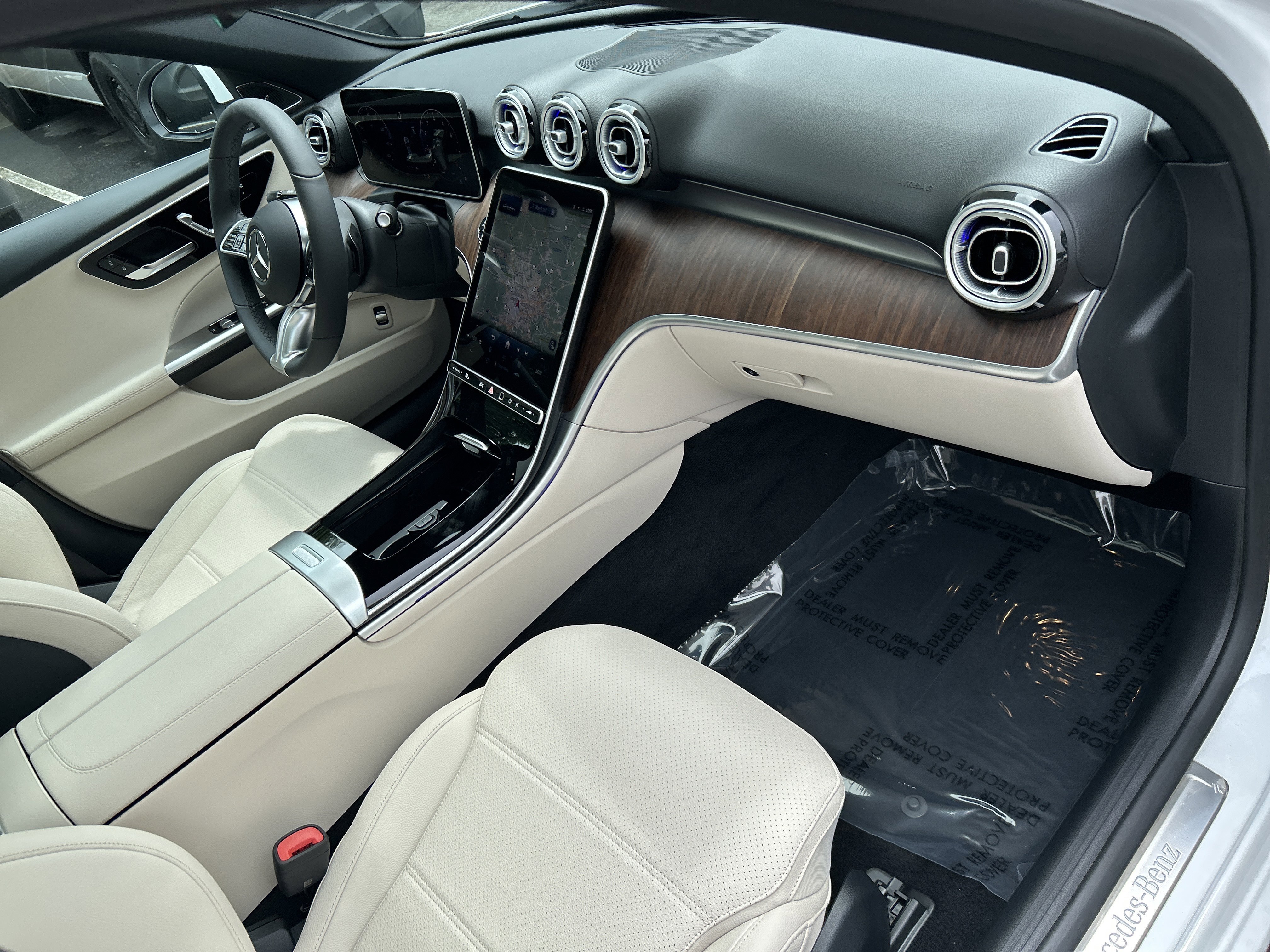 New 2026 MANUFAKTUR Moonlight White Metallic Mercedes-Benz C 300 Sedan image 42