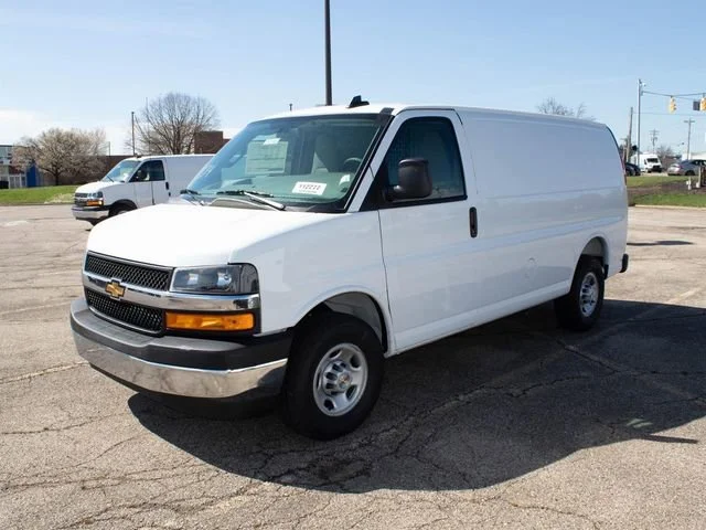 2026 Chevrolet Express 2500 Work Van HD's photo