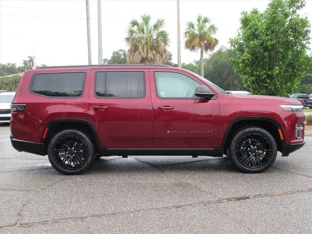 New 2026 Velvet Red Pearl-Coat Exterior Paint Jeep Limited Reserve image 2