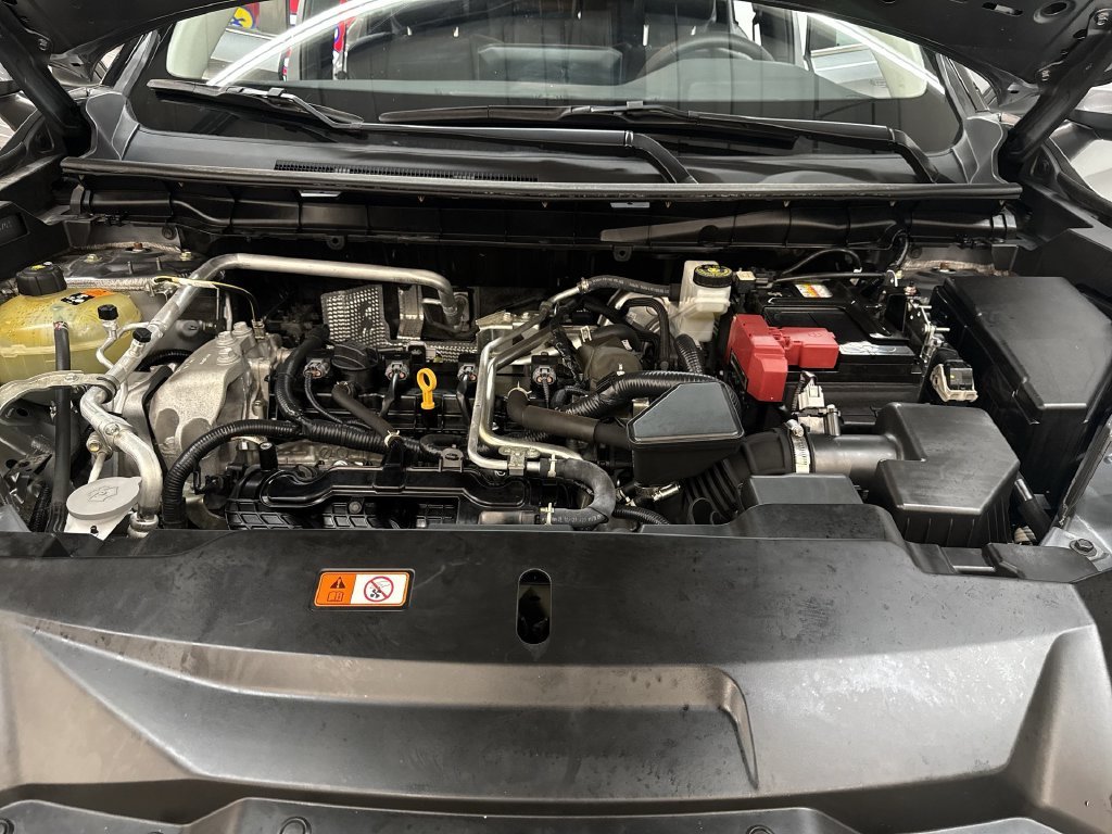Used 2023 Gray Mitsubishi SE image 34