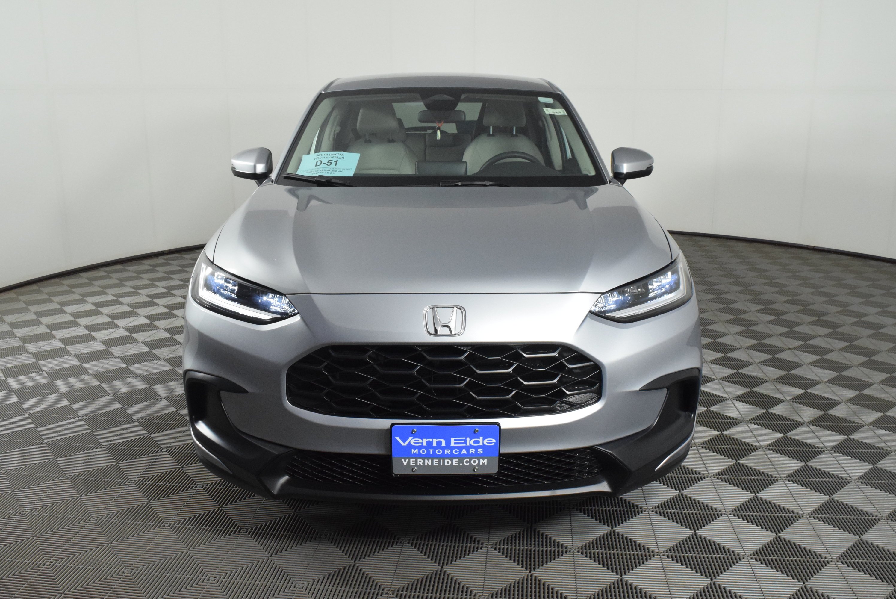 New 2027 Solar Silver Metallic Honda LX image 3