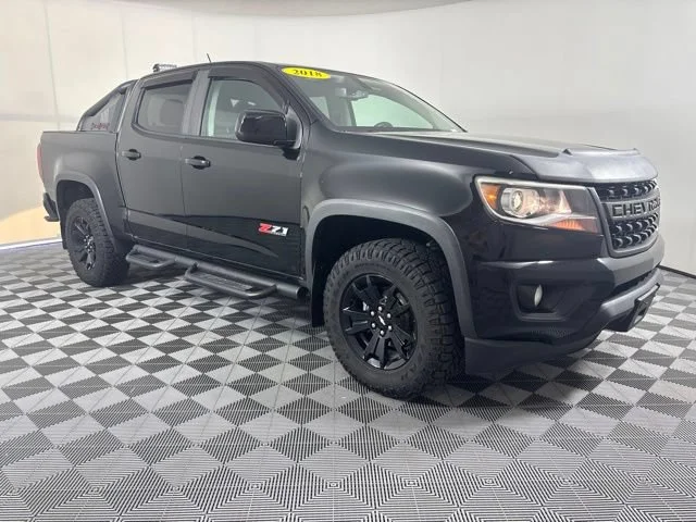 Used 2018 BLACK Chevrolet 4WD Z71 image 25