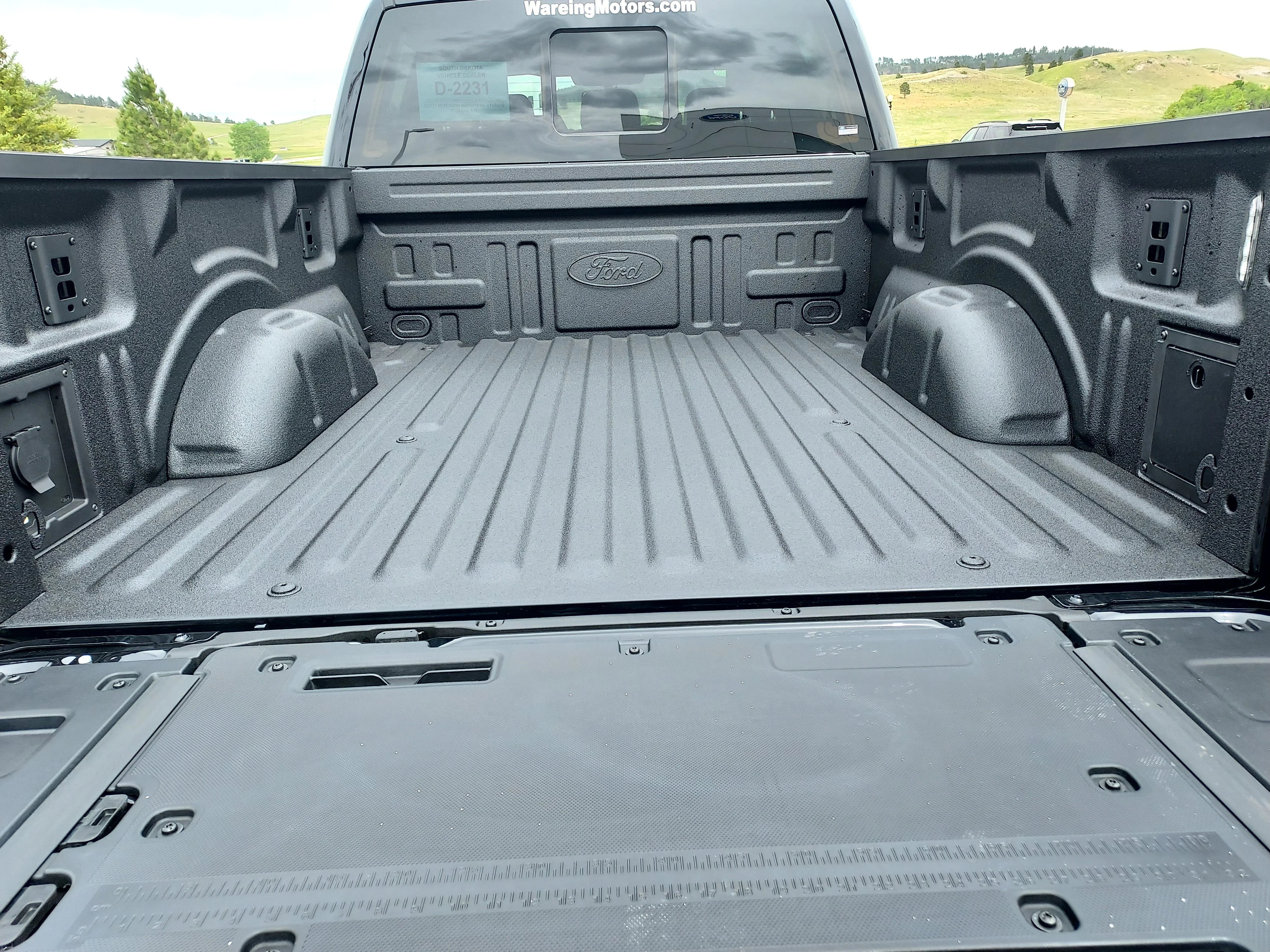 New 2026 Agate Black Metallic Ford LARIAT image 9
