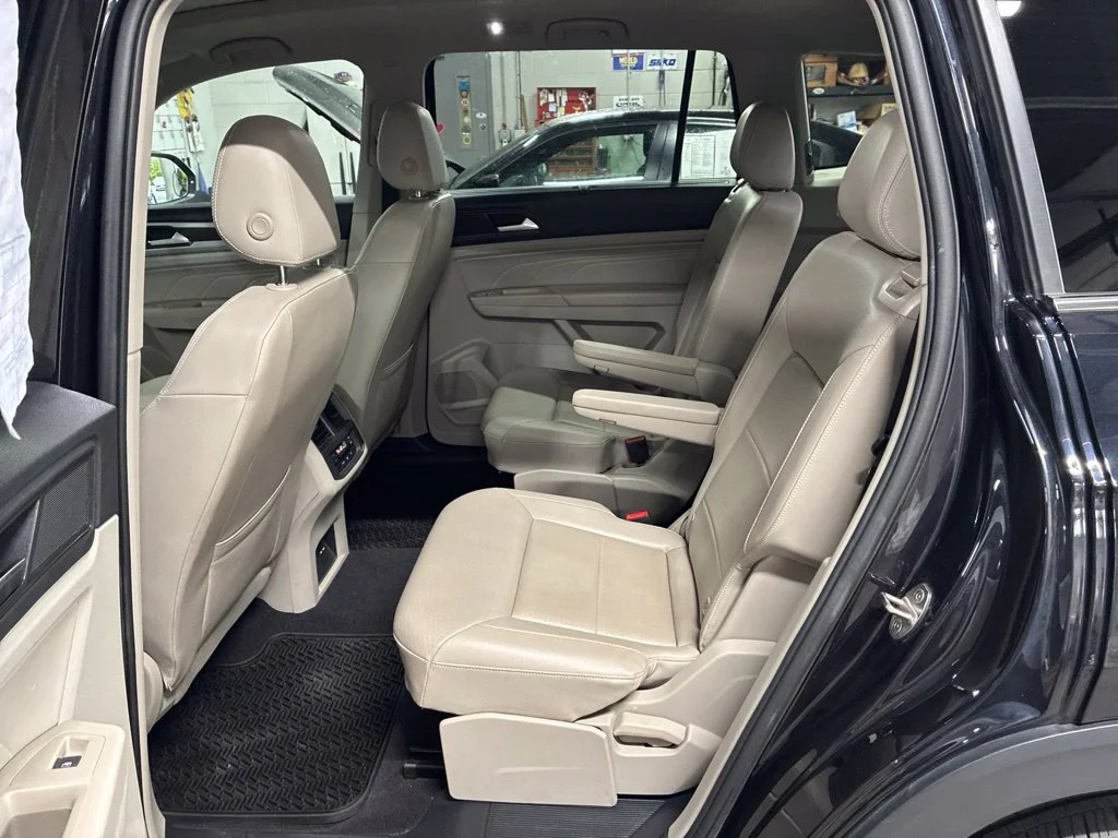 Used 2022 Black Volkswagen 3.6L V6 SE w/Technology image 72