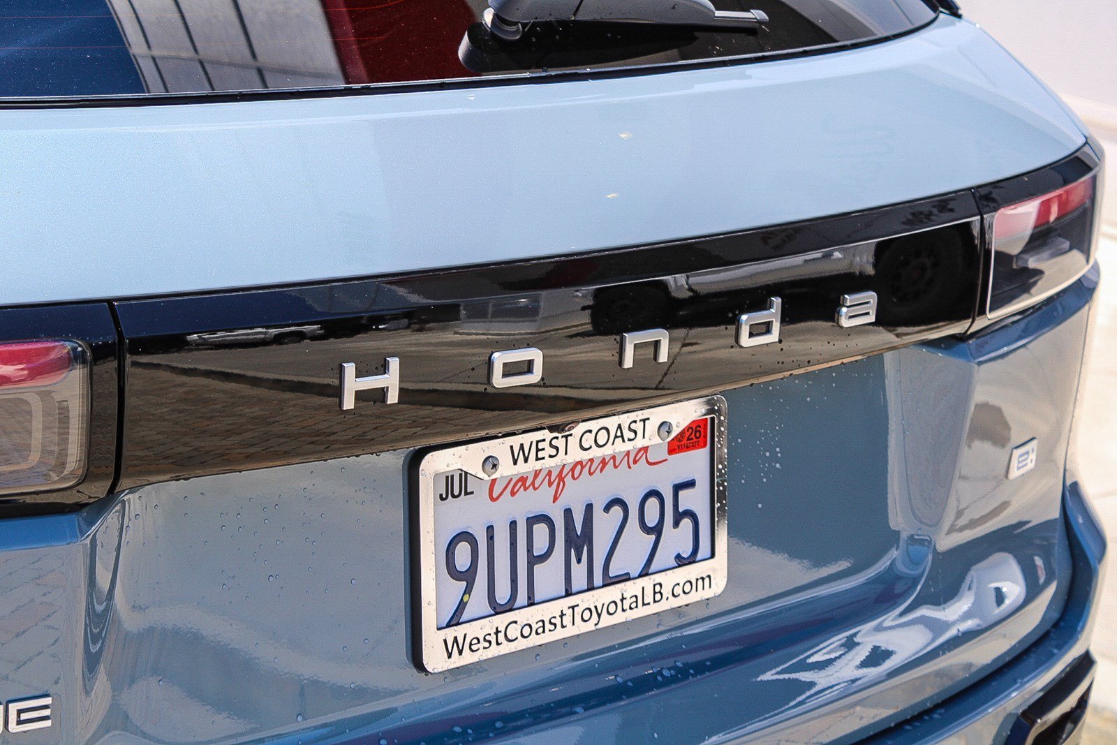 Used 2025 Sonic Gray Pearl Honda Touring image 11
