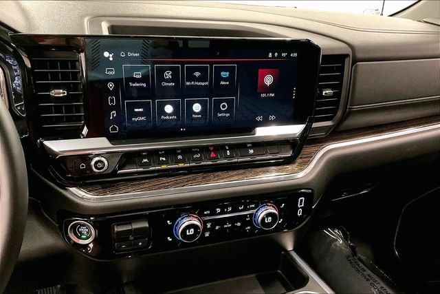 Used 2024 Downpour Metallic GMC Elevation image 31