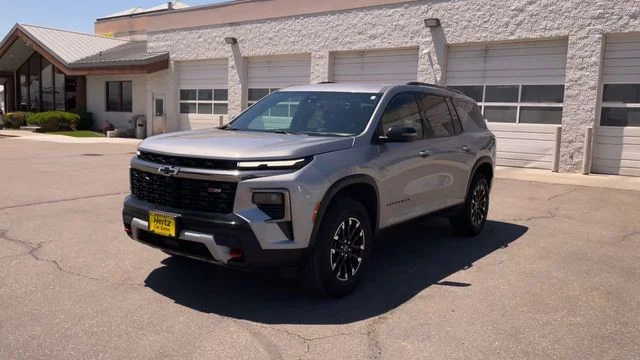 Used 2025 Gray Chevrolet Z71 image 5