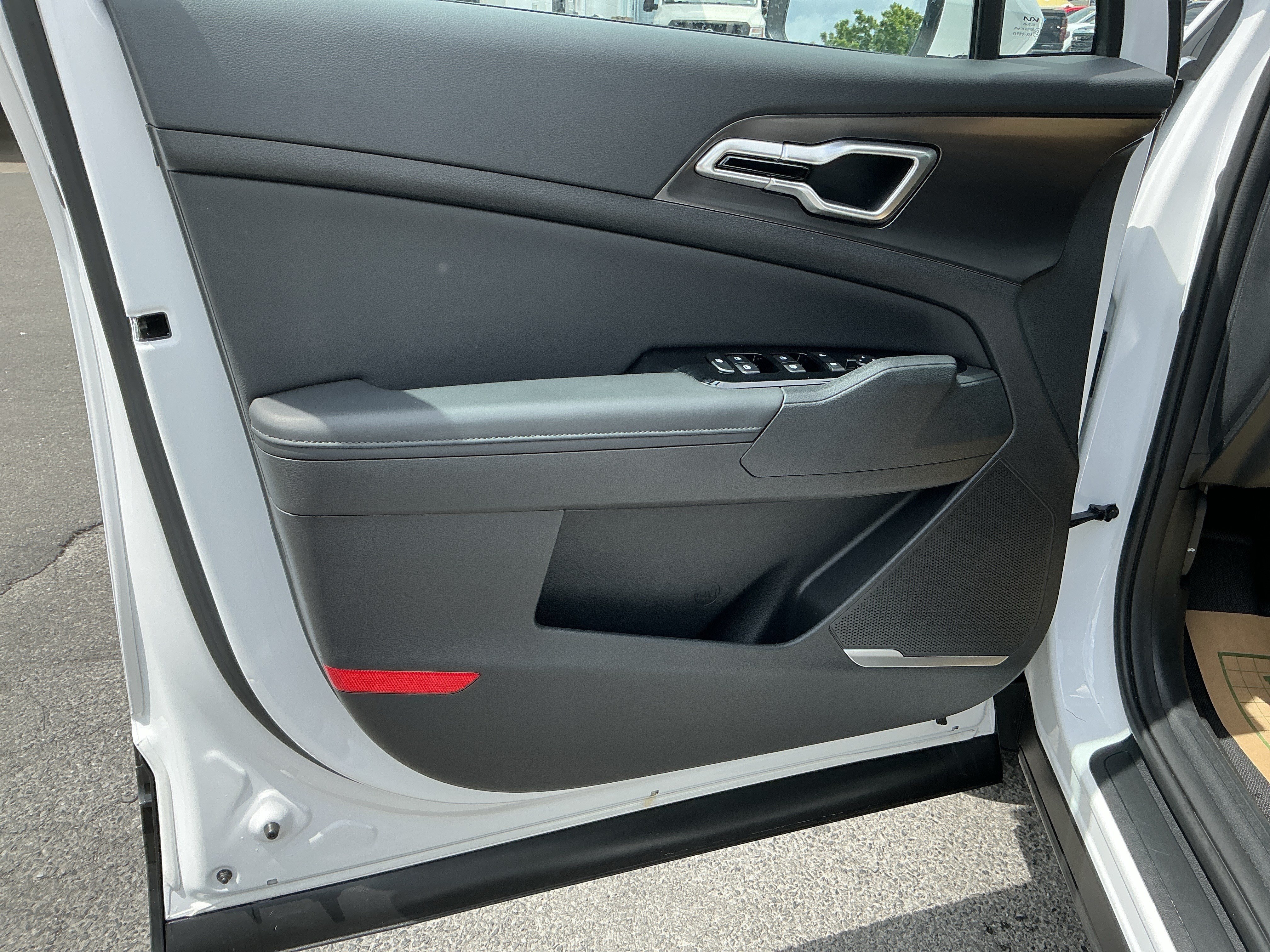 Used 2025 Glacial White Pearl Kia EX image 13