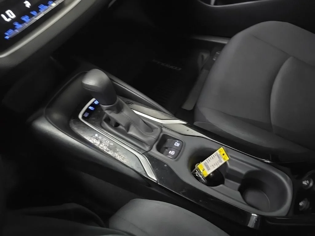 Used 2020 White Toyota LE image 26