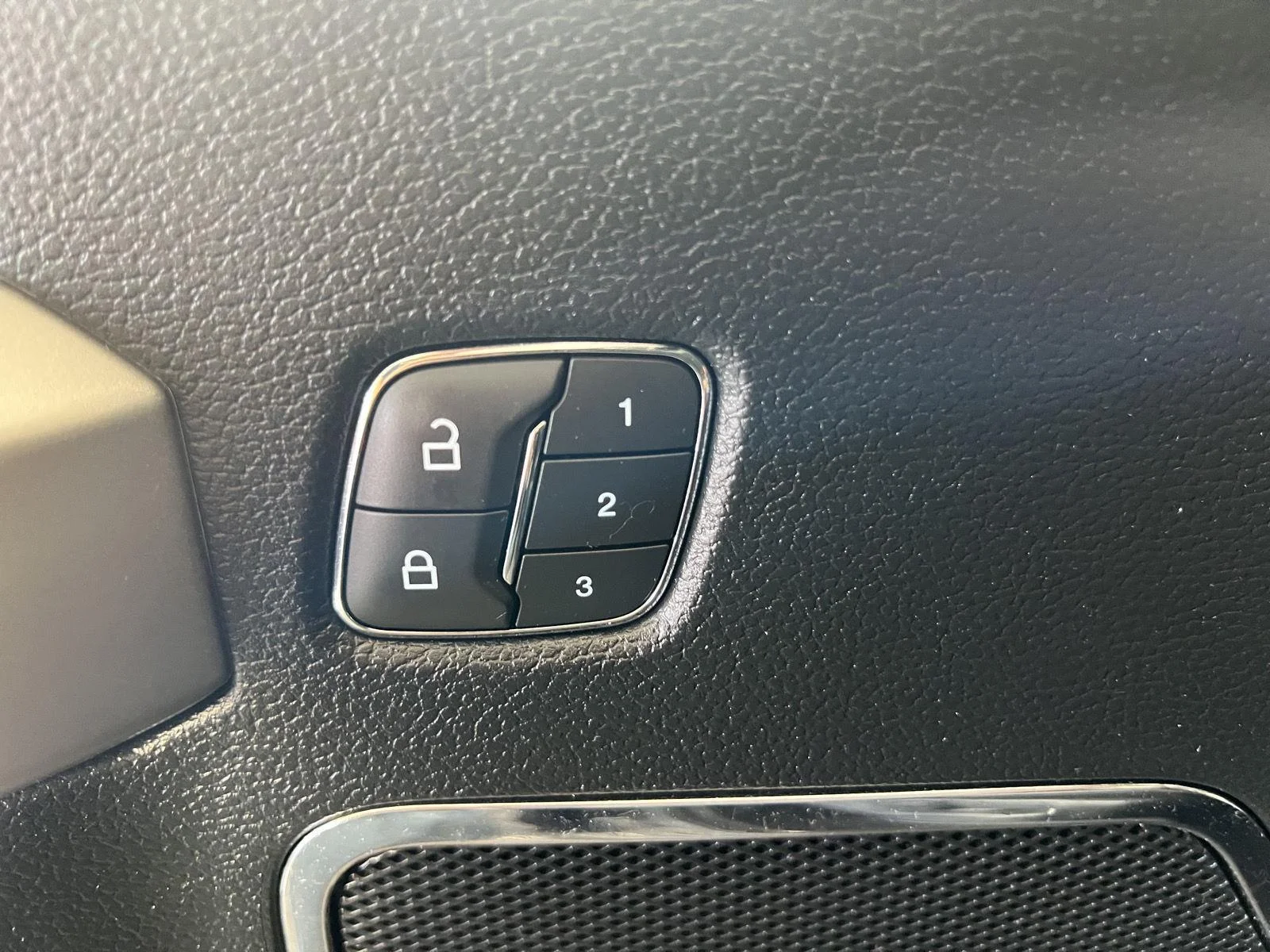 Used 2020 Agate Black Ford LARIAT image 14