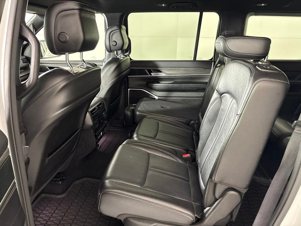 Used 2024 White Jeep Series II image 33