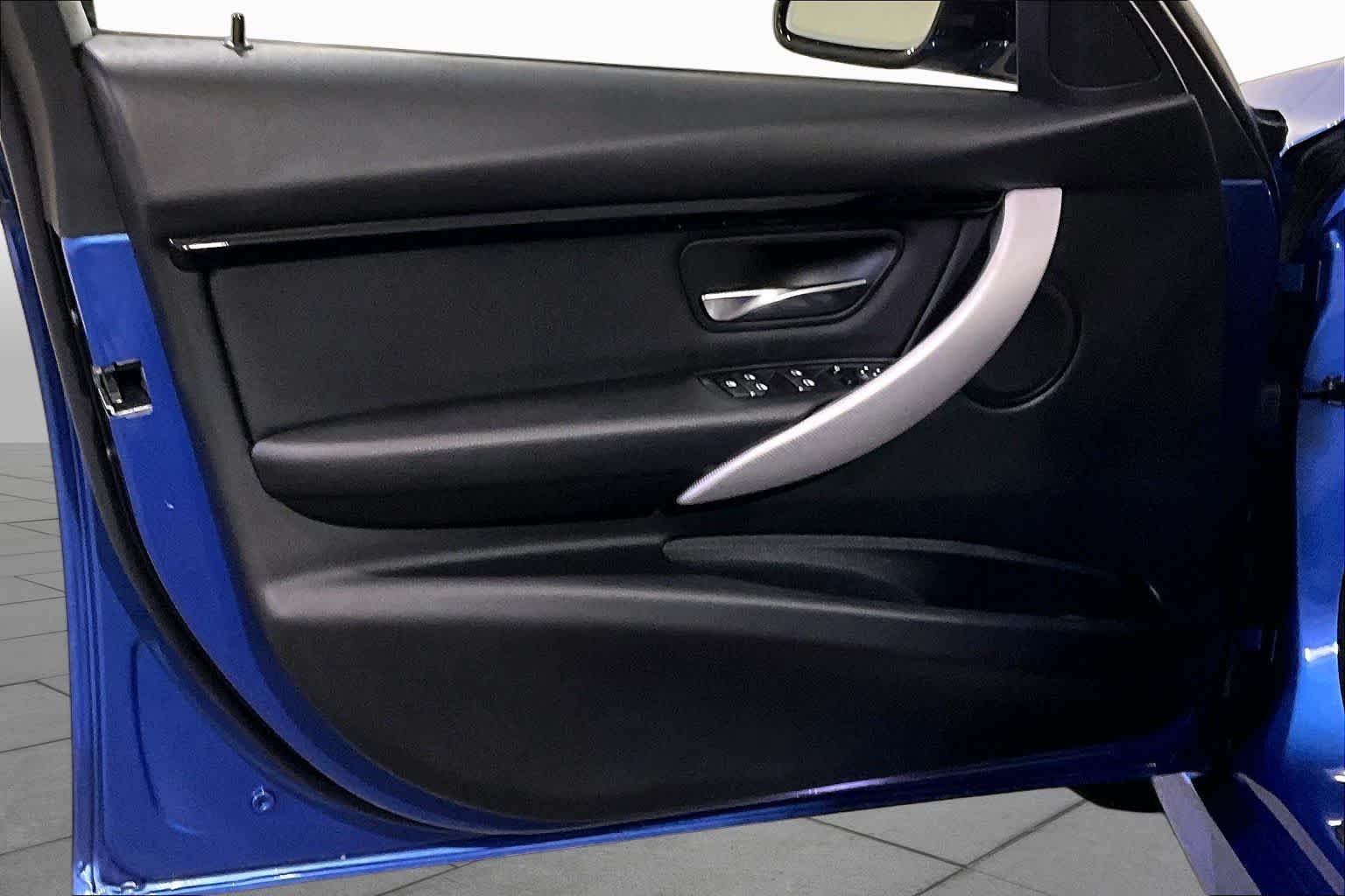 Used 2018 Estoril Blue Metallic BMW 330i xDrive image 21