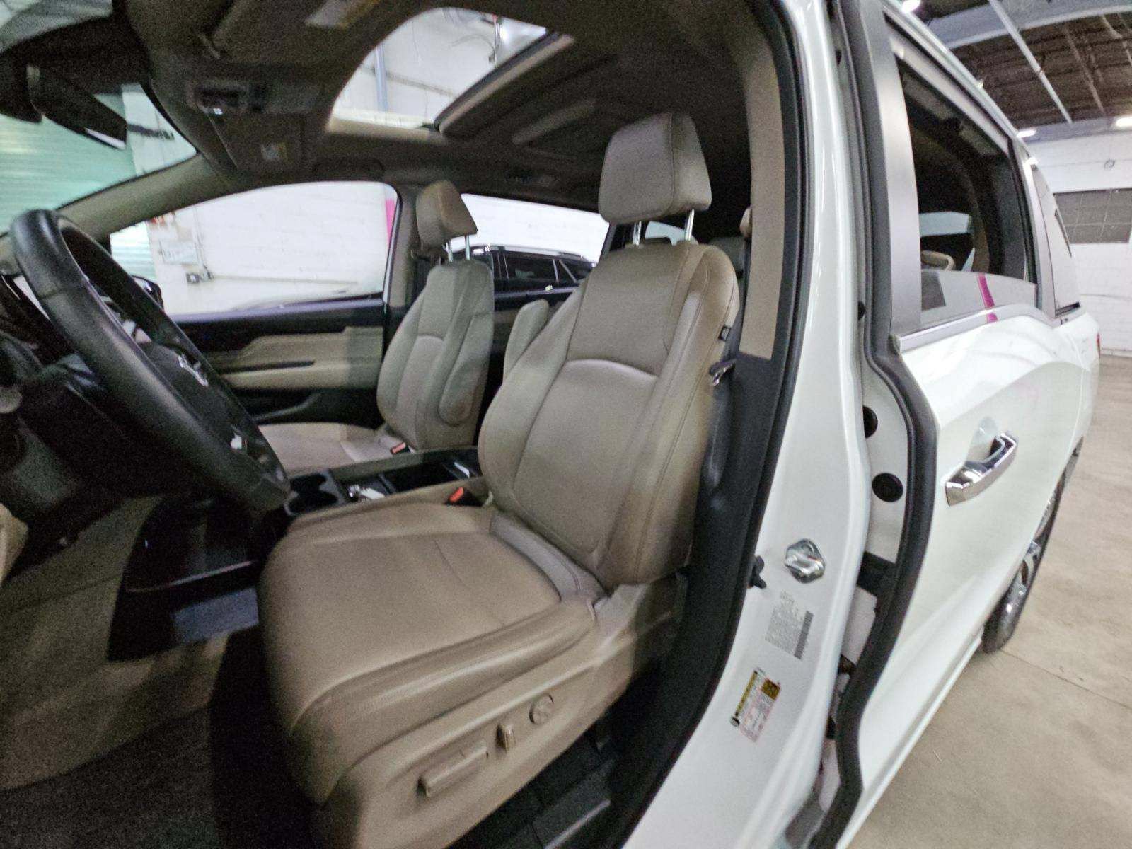 Certified Used 2024 Platinum White Pearl Honda Touring image 6