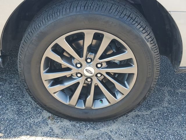 Used 2020 Silver Ford Limited image 34