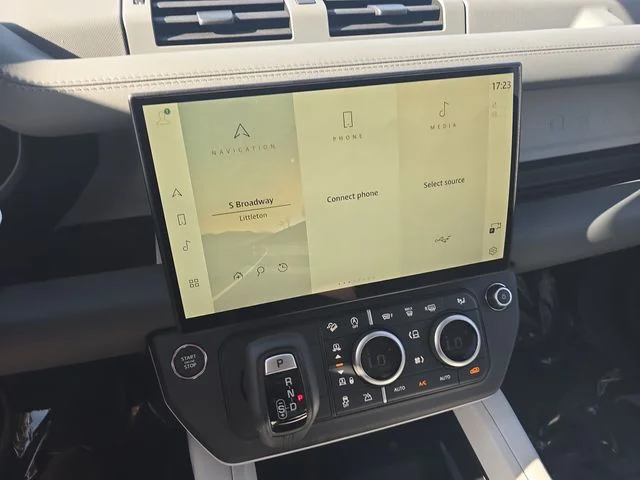 New 2026 Santorini Black Land Rover X-Dynamic SE image 15