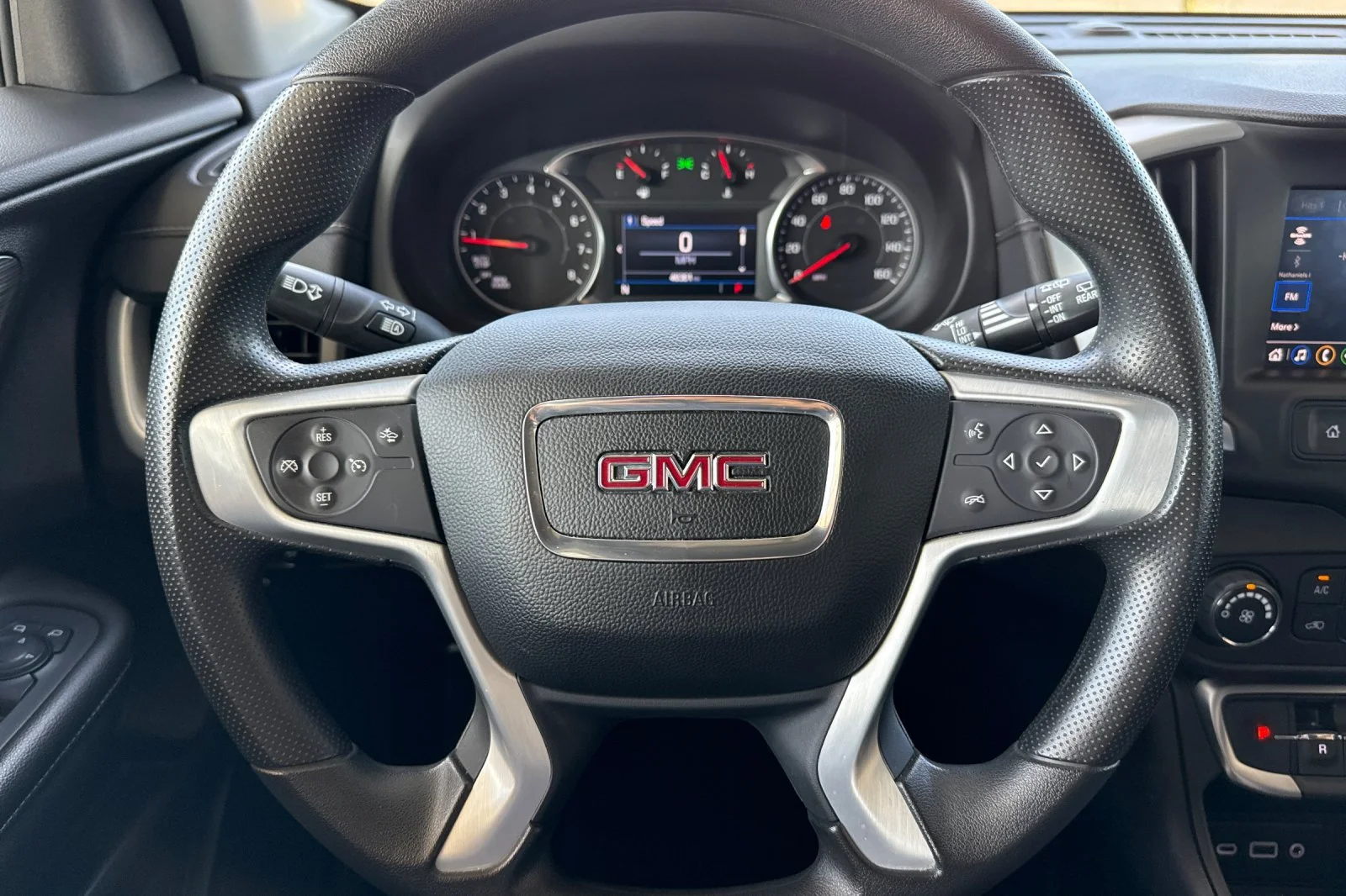 2024 GMC Terrain SLE - Photo 31