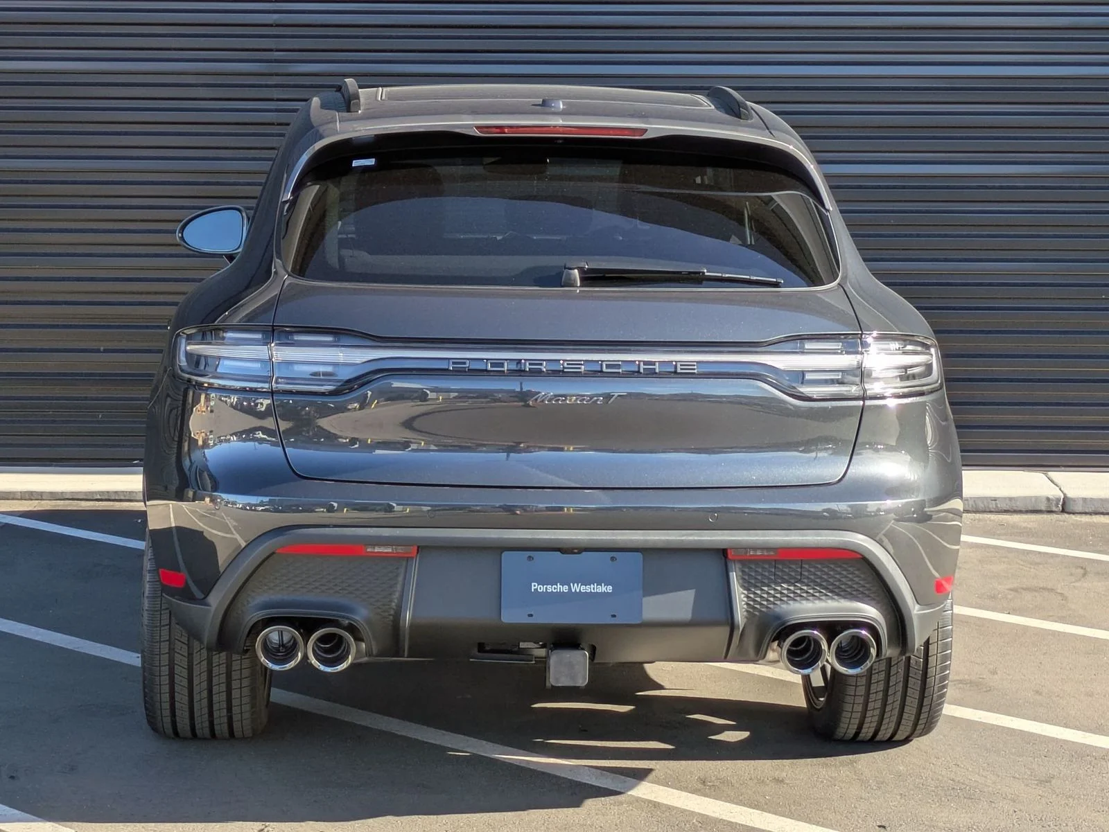 2026 Porsche Macan T - Photo 6