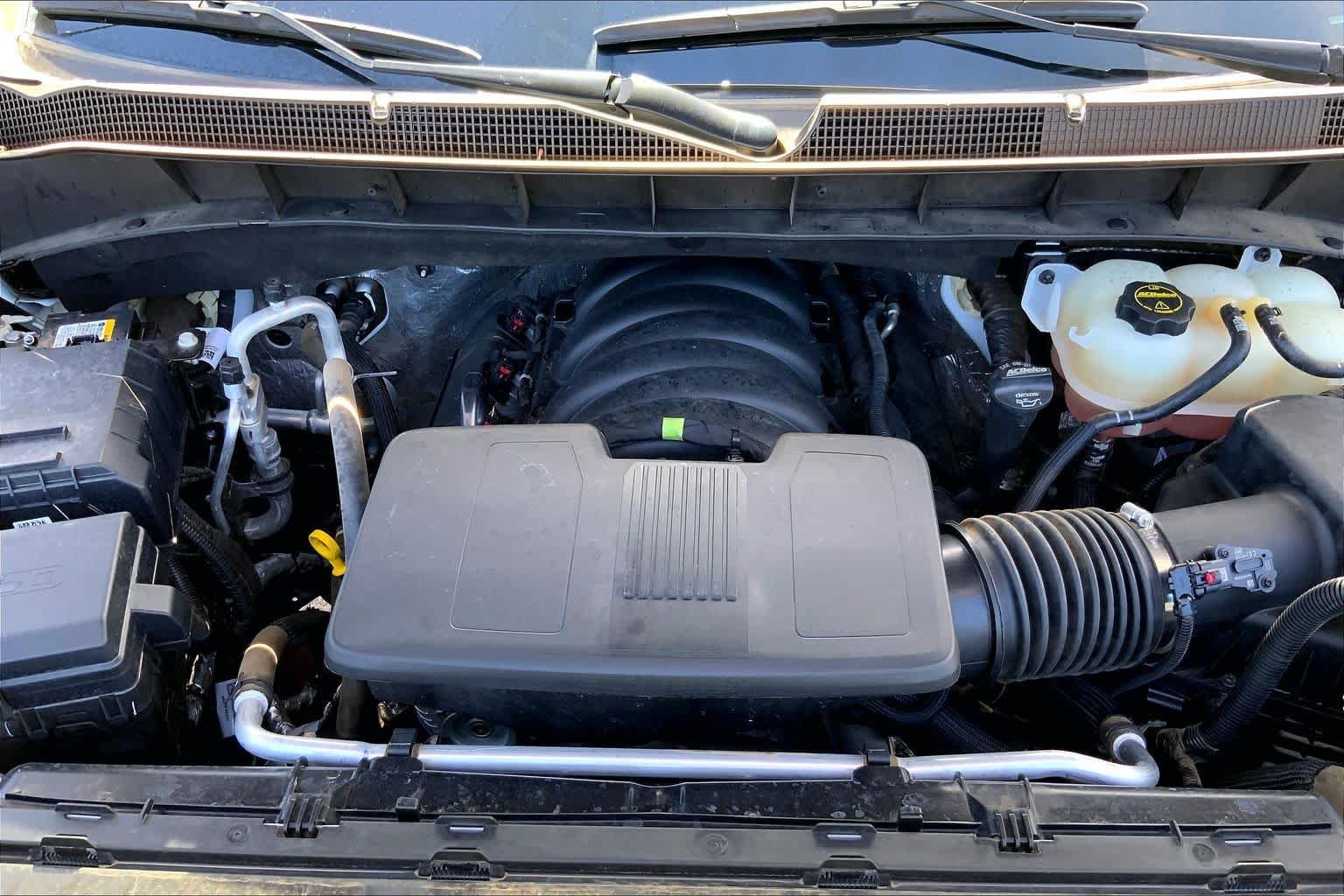 Used 2025 Summit White Chevrolet RST image 32