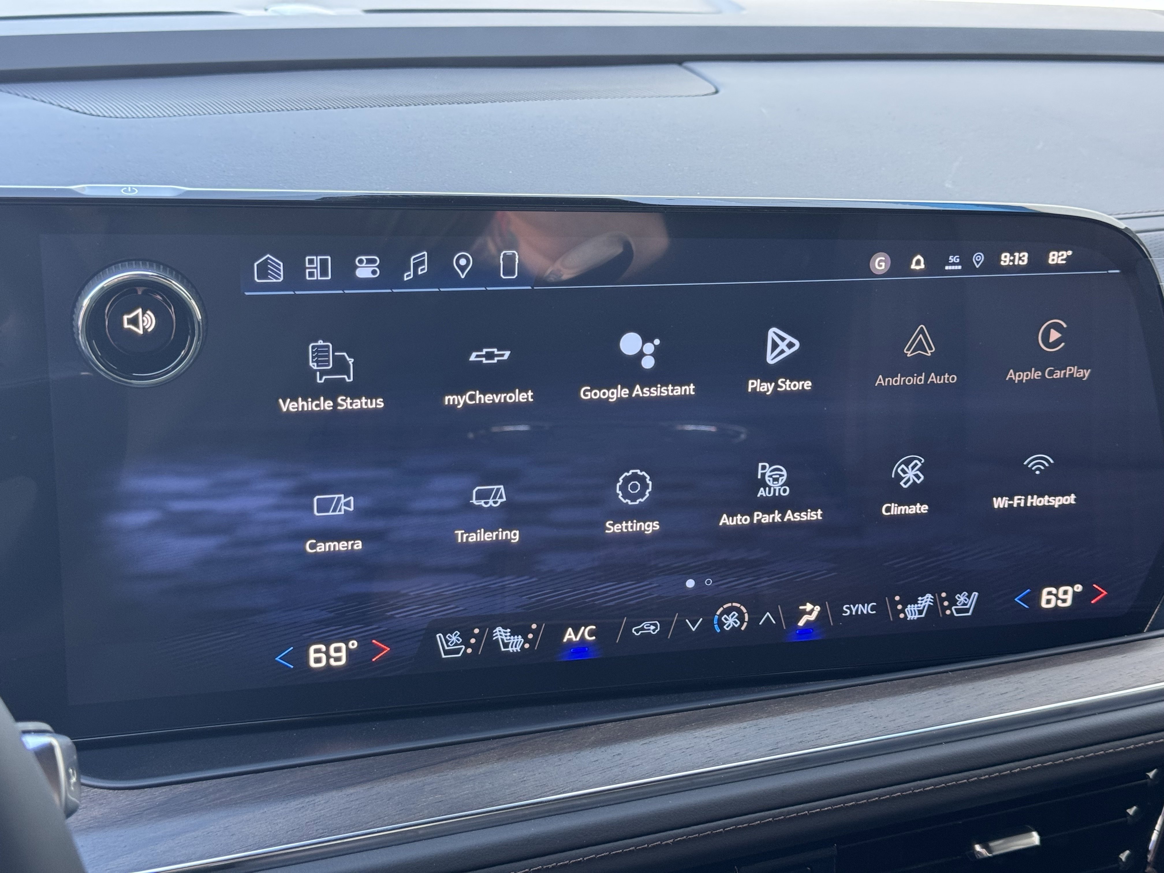 New 2026 Polar White Tricoat Chevrolet High Country image 20