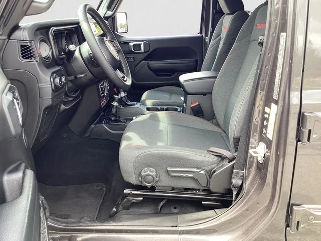 Certified Used 2025 Granite Crystal Met Jeep Rubicon image 9