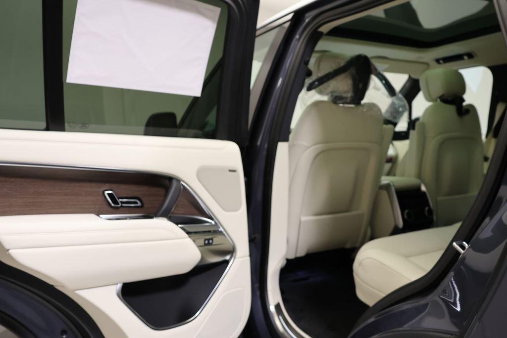 New 2026 Varesine Blue Land Rover SE image 33