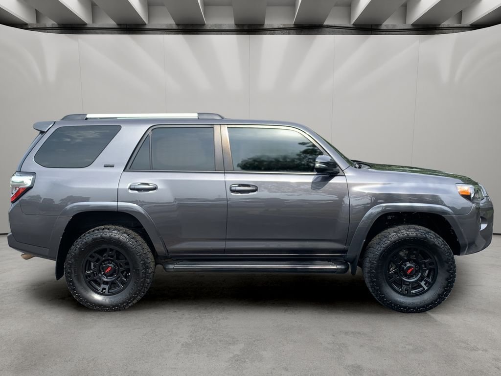 2022 Toyota 4Runner SR5 Premium - Photo 6