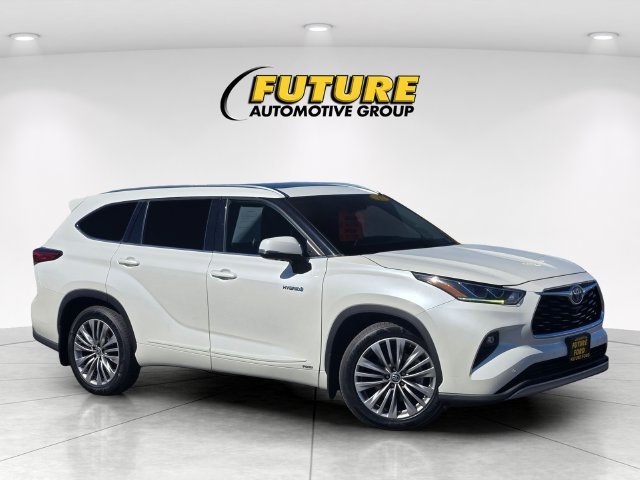 Used 2021 White Toyota Platinum image 1