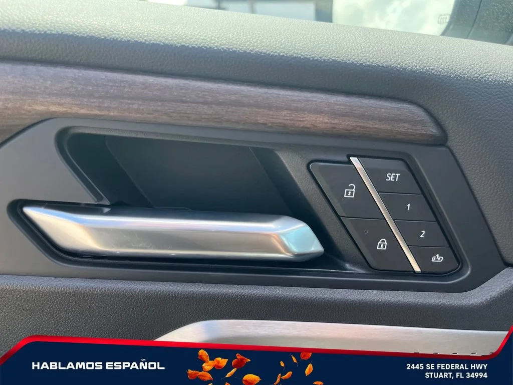 2026 GMC Acadia Denali Ultimate - Photo 12