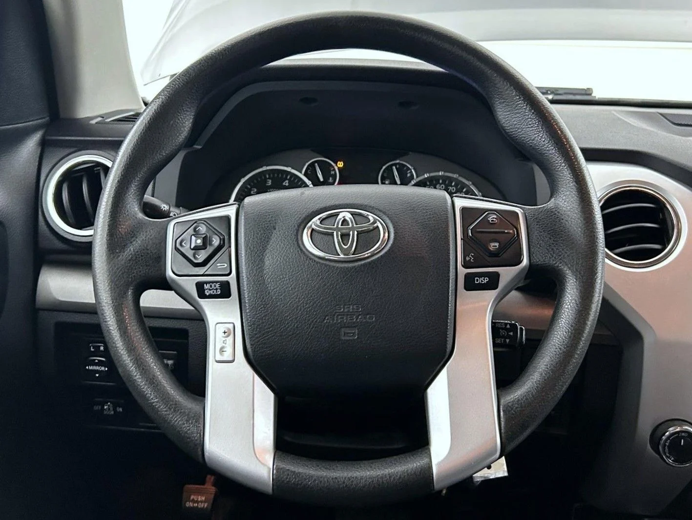 Used 2016 Silver Toyota SR5 image 11