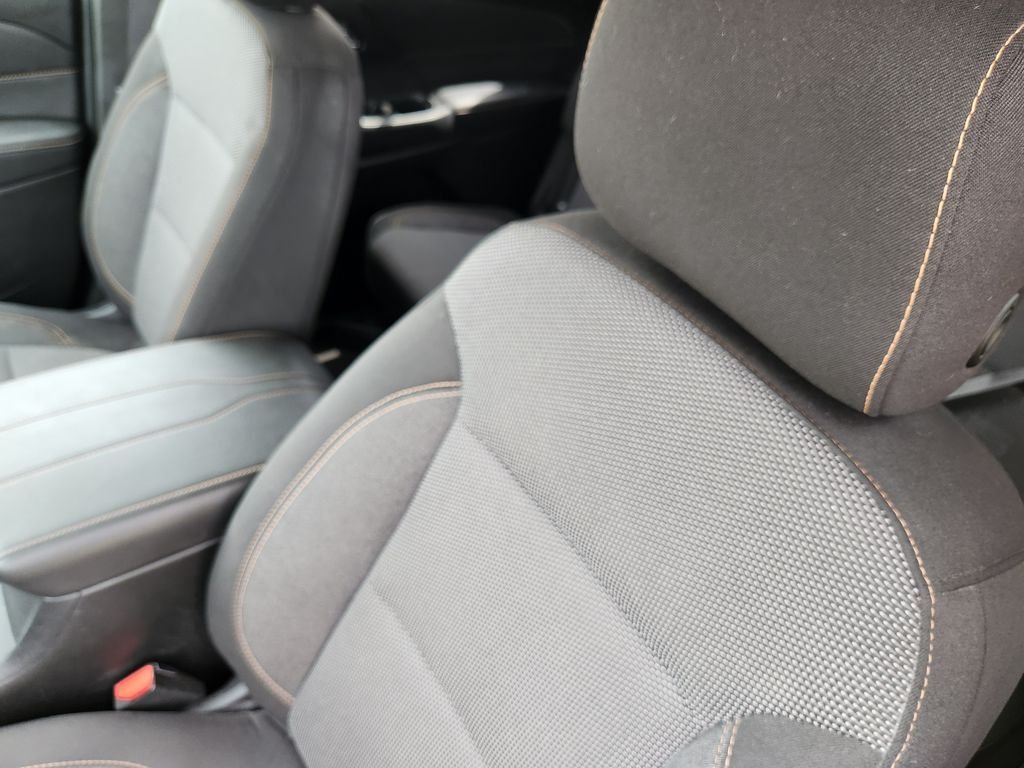Used 2019 Silver Ice Metallic Chevrolet LT Cloth image 24