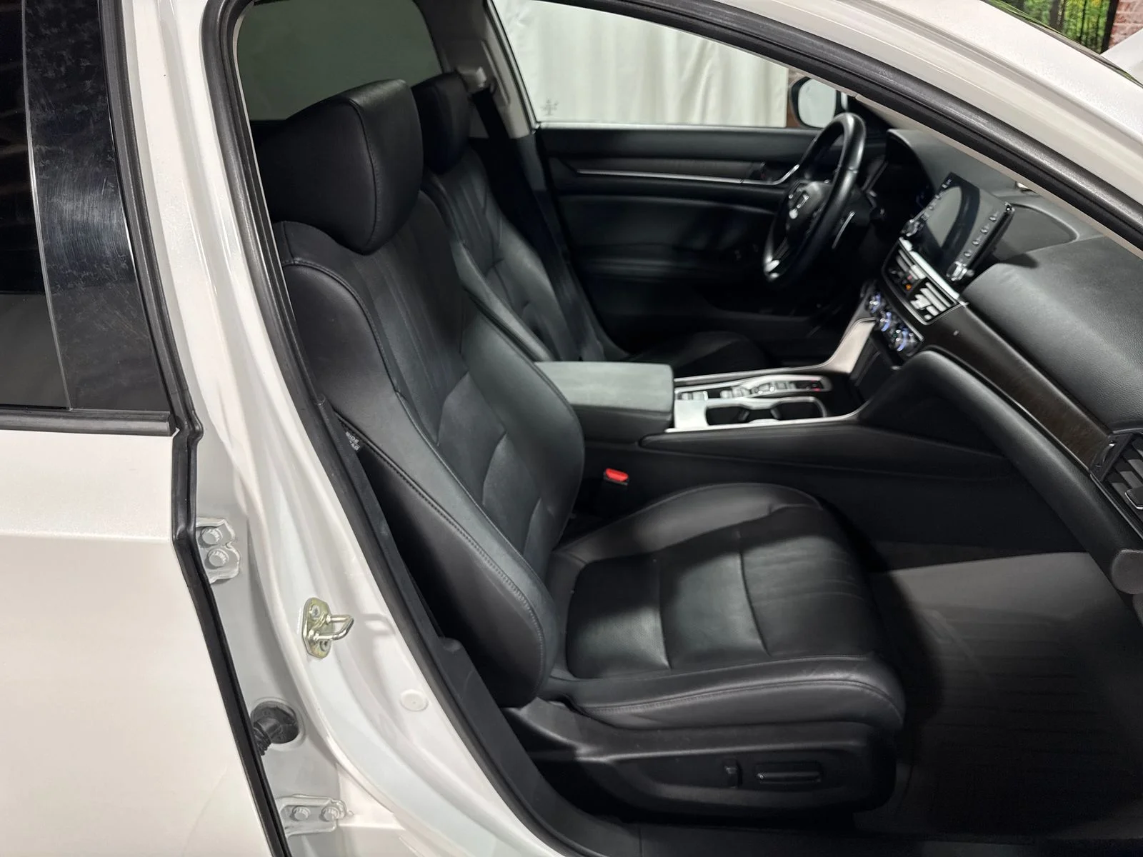 2020 Honda Accord Hybrid Touring - Photo 23