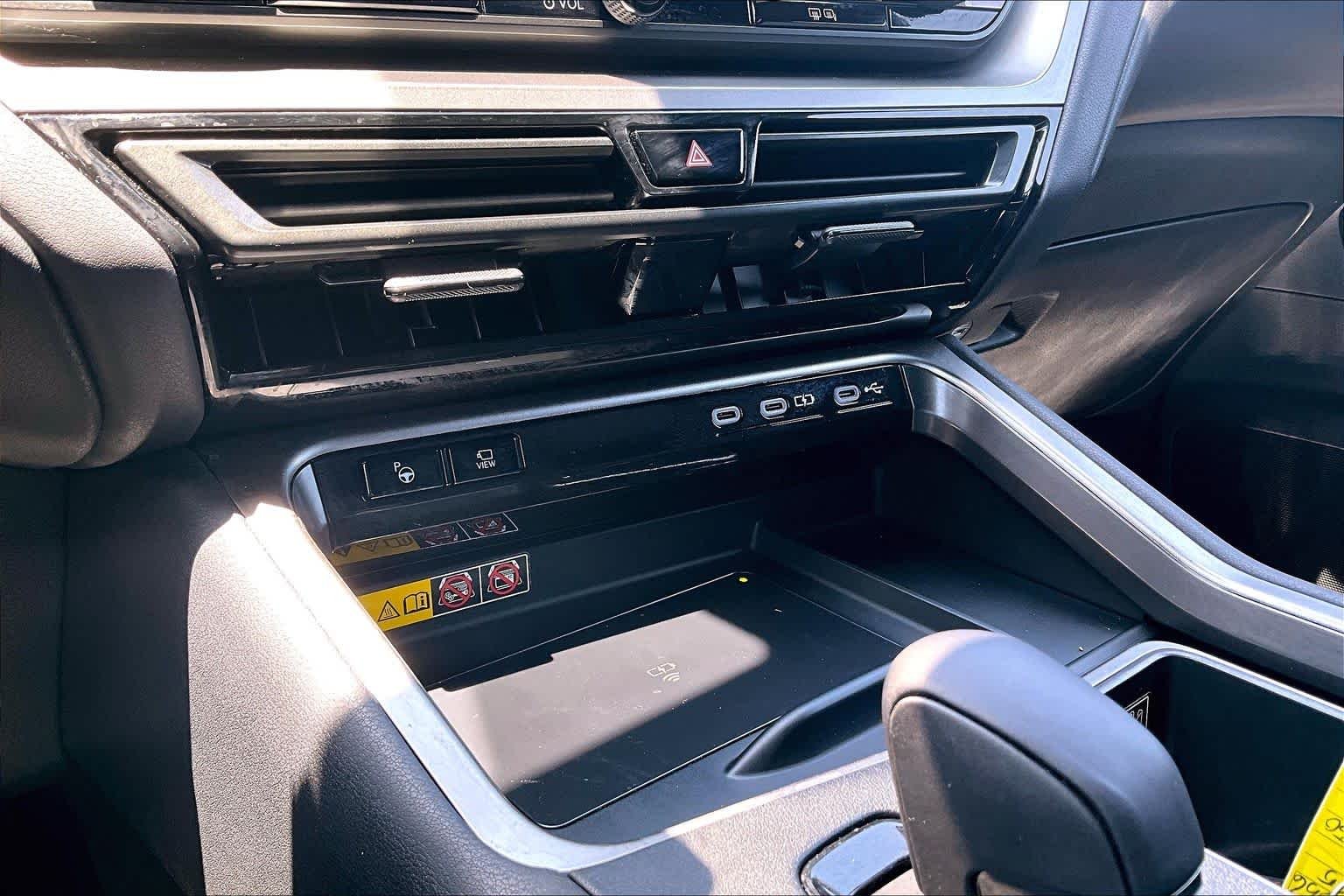 Used 2025 Nightfall Mica Lexus Premium image 36